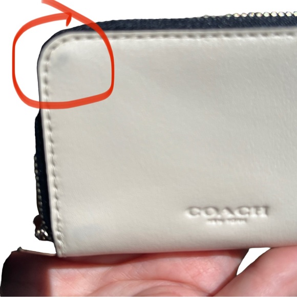 Coach Cracker Jack White Wallet - Picture 6 of 6